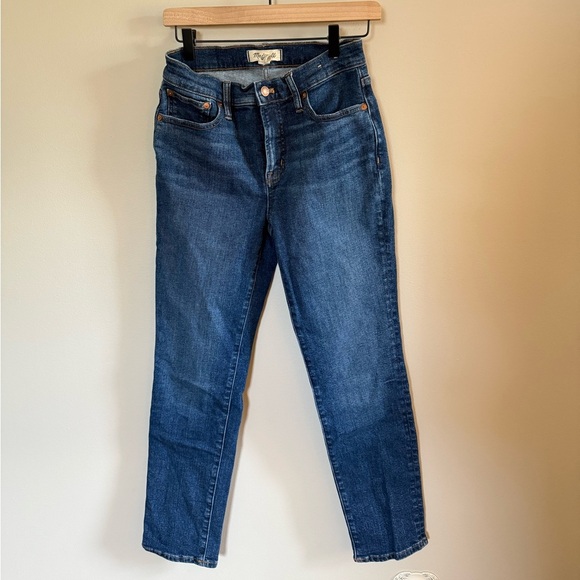 Madewell • The Petite Mid Rise Perfect Vintage Tapered Mom Dark Wash Jean - Picture 6 of 14